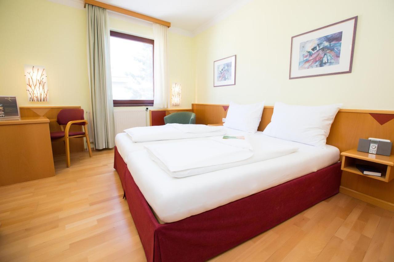 Das Reinisch Just Rooms Schwechat Extérieur photo