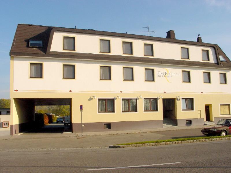Das Reinisch Just Rooms Schwechat Extérieur photo