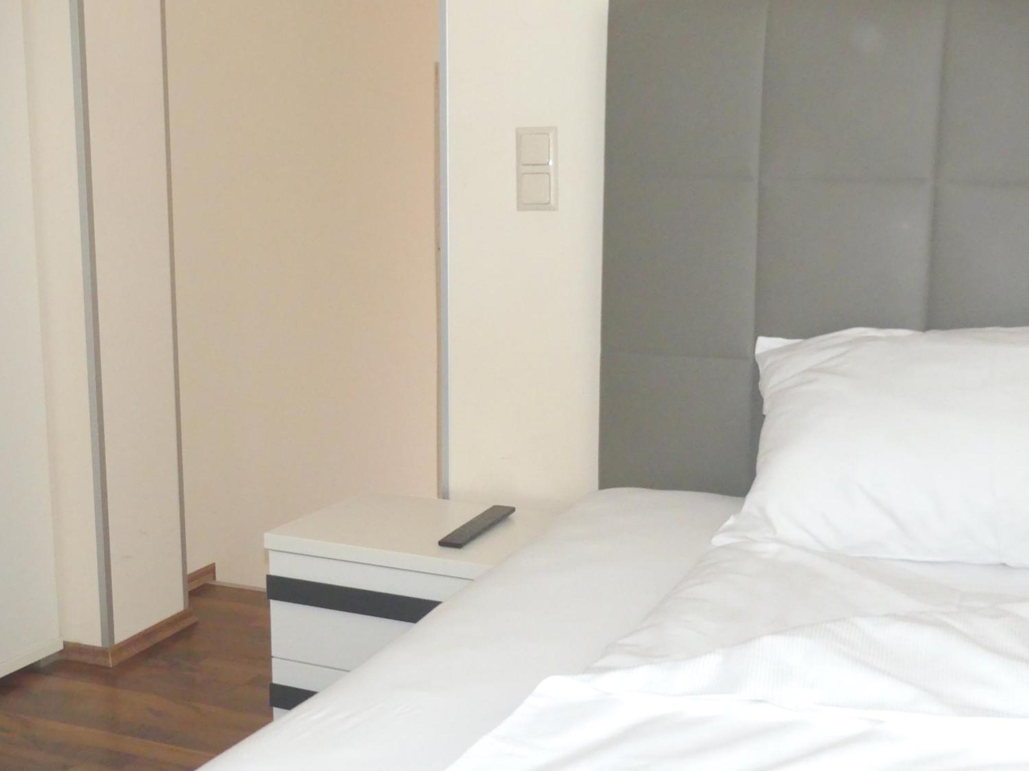 Das Reinisch Just Rooms Schwechat Extérieur photo