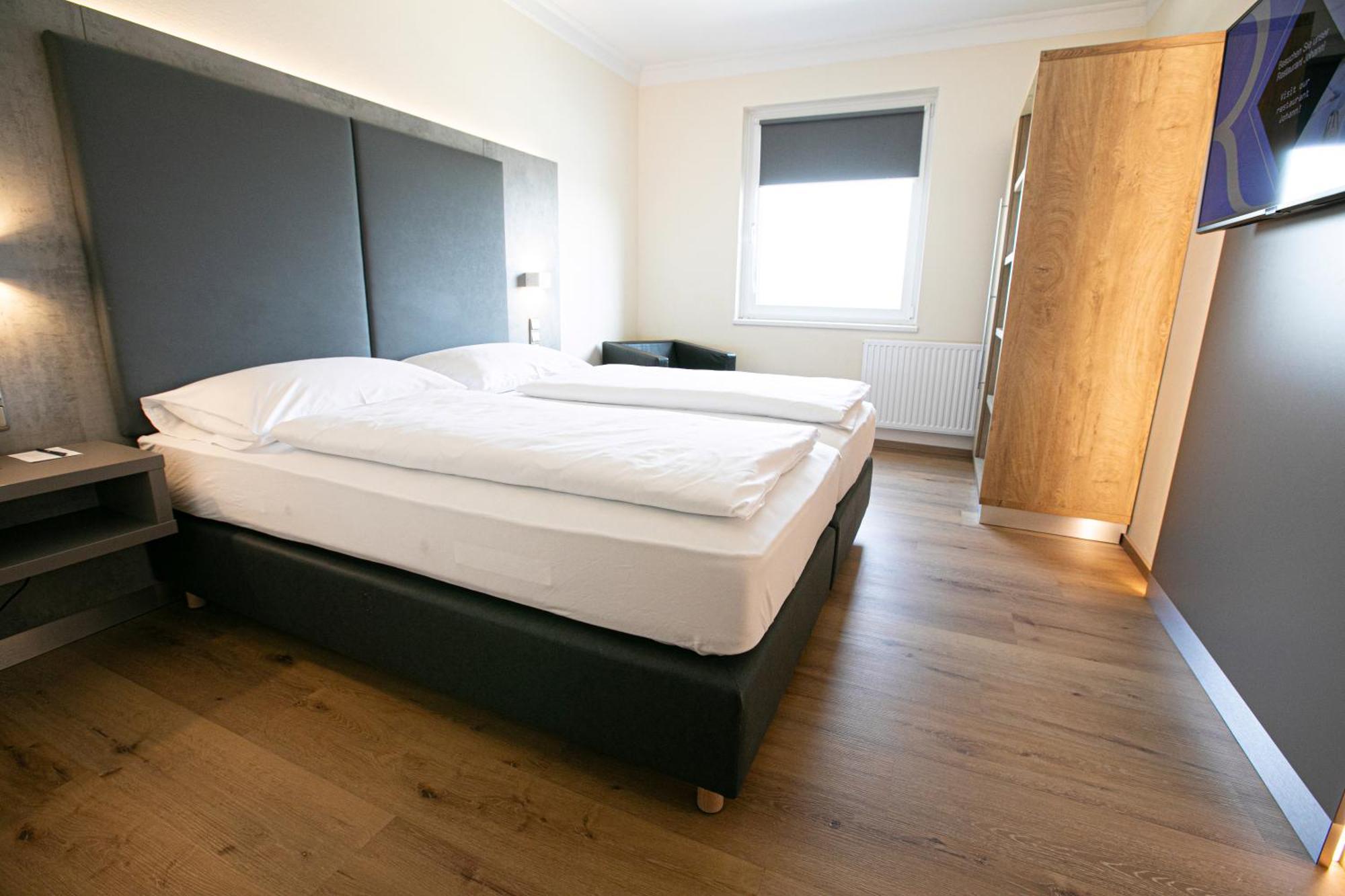Das Reinisch Just Rooms Schwechat Extérieur photo